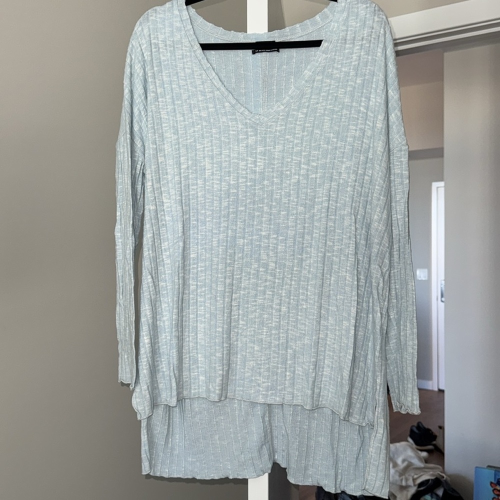 Out From Under Harper V-Neck Top Size Small